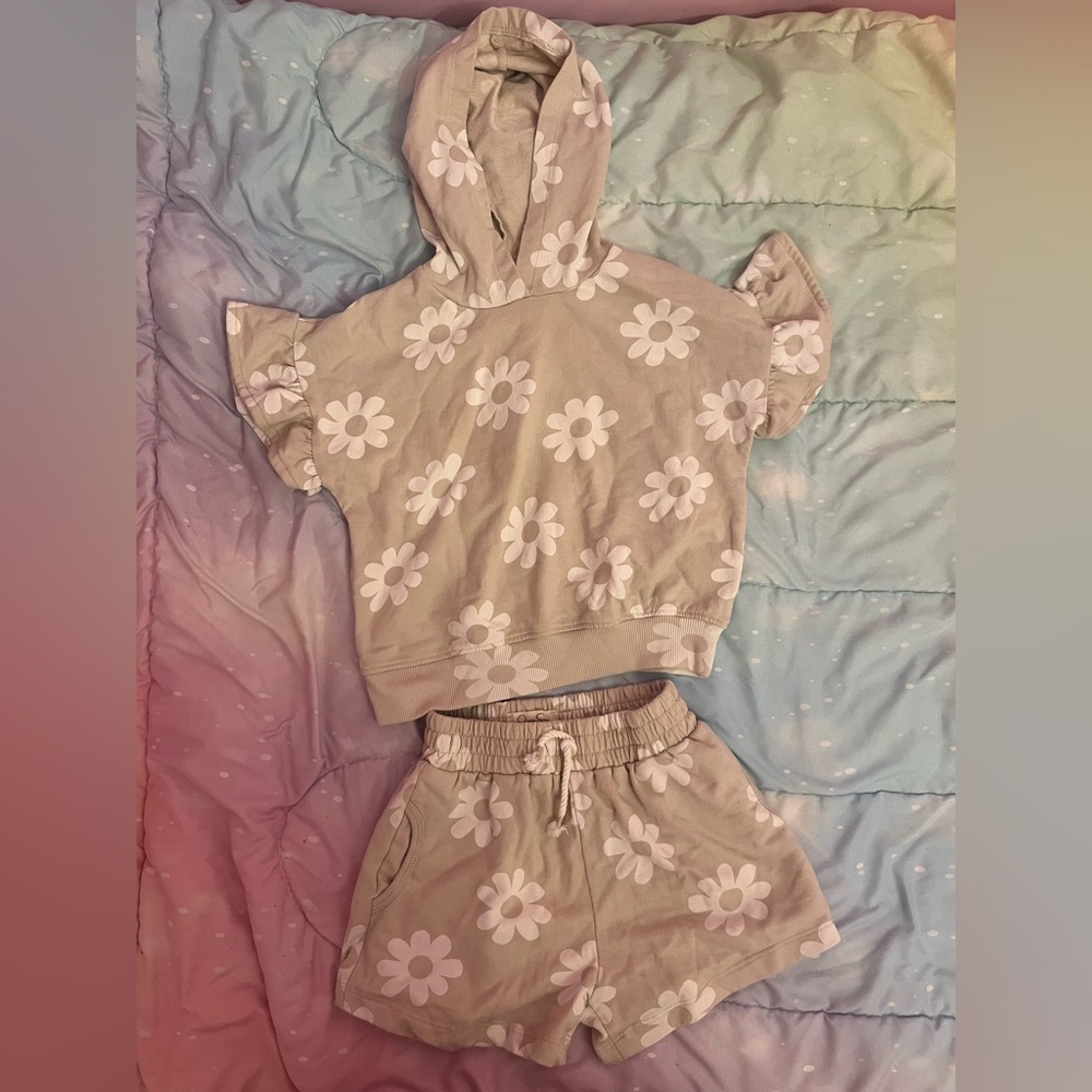 Jessica Simpson Kids Matching Set - Beige with White Flowers
